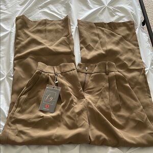 NWT Women’s Funyyzo Khaki Wide Leg Dress Pants Size Small